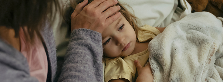 Comparación entre los síntomas del resfriado y las alergias que muestran signos de resfriado y alergias estacionales en los niños